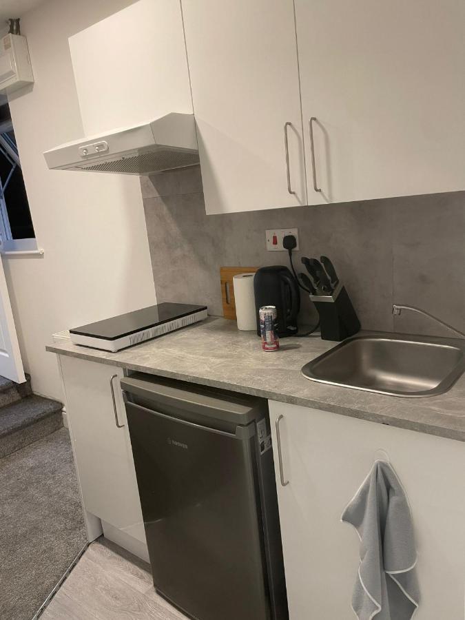 Luton Short Term Lets - Cardiff Road Apartment Bagian luar foto