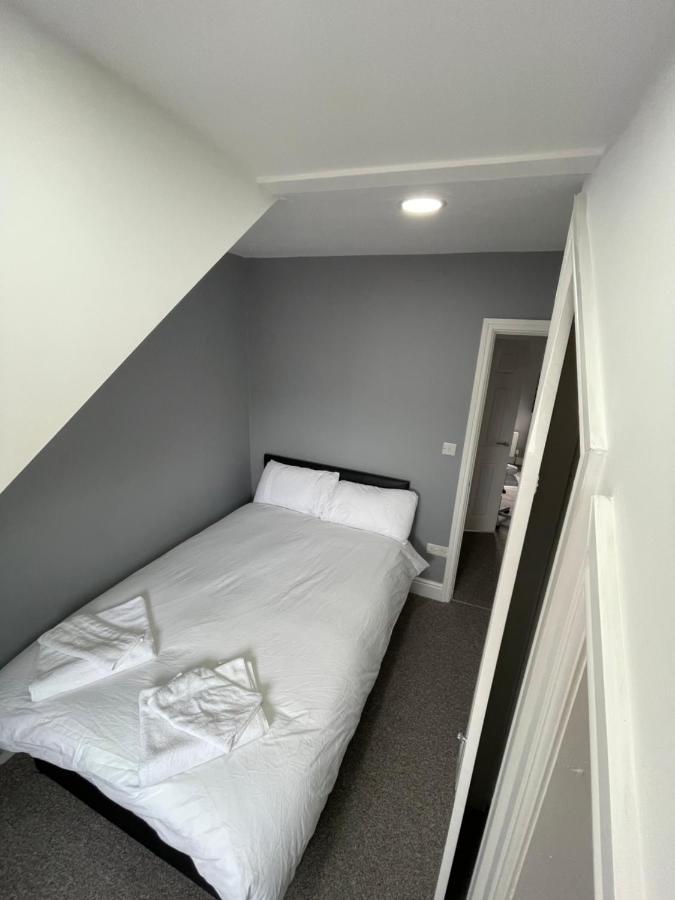 Luton Short Term Lets - Cardiff Road Apartment Bagian luar foto