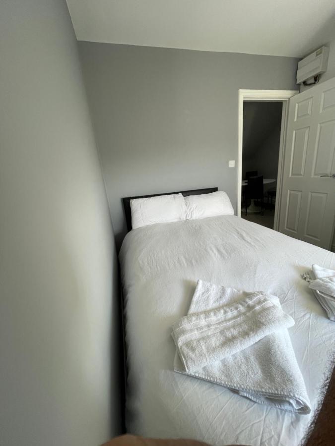 Luton Short Term Lets - Cardiff Road Apartment Bagian luar foto