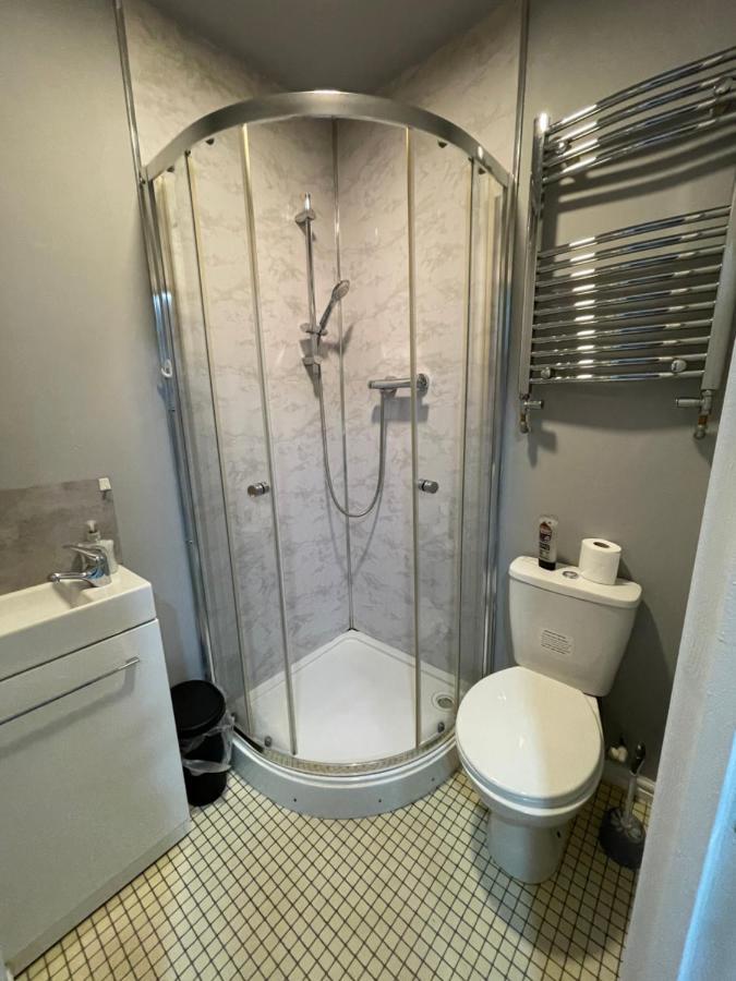Luton Short Term Lets - Cardiff Road Apartment Bagian luar foto