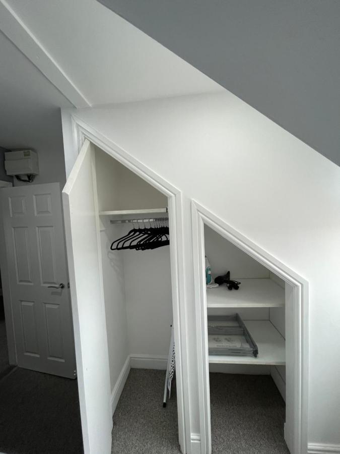 Luton Short Term Lets - Cardiff Road Apartment Bagian luar foto
