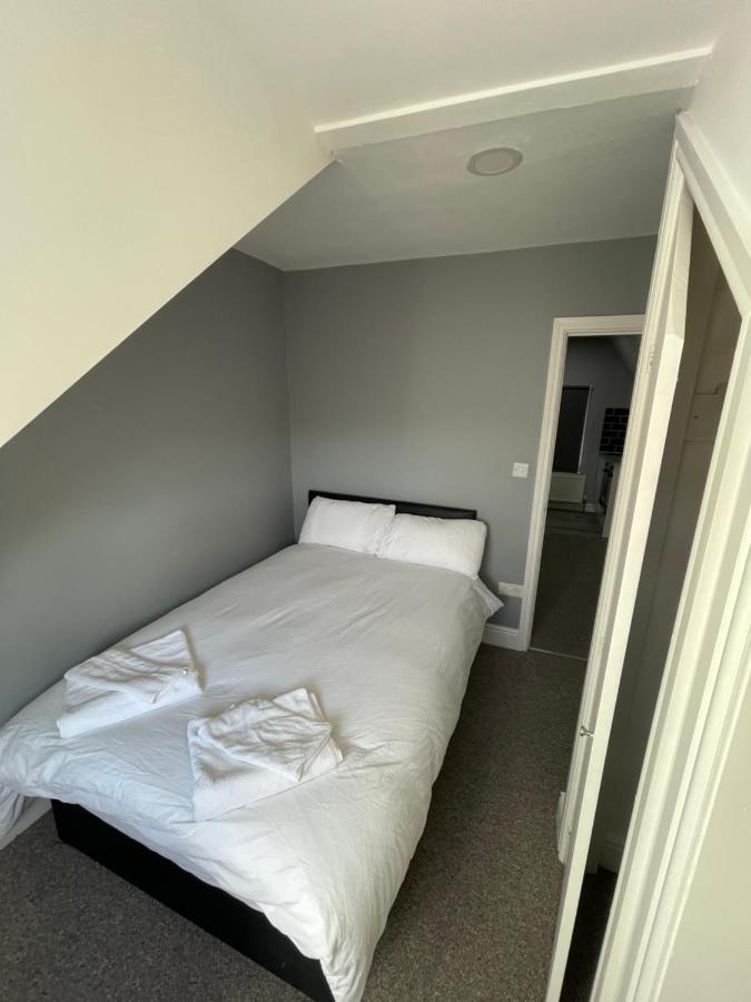 Luton Short Term Lets - Cardiff Road Apartment Bagian luar foto