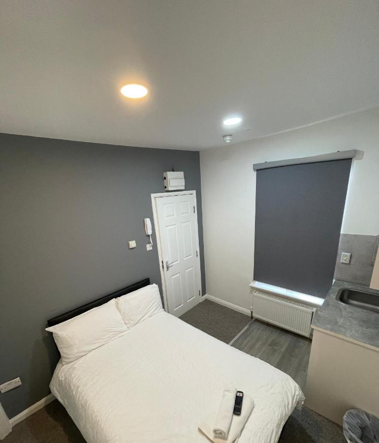 Luton Short Term Lets - Cardiff Road Apartment Bagian luar foto